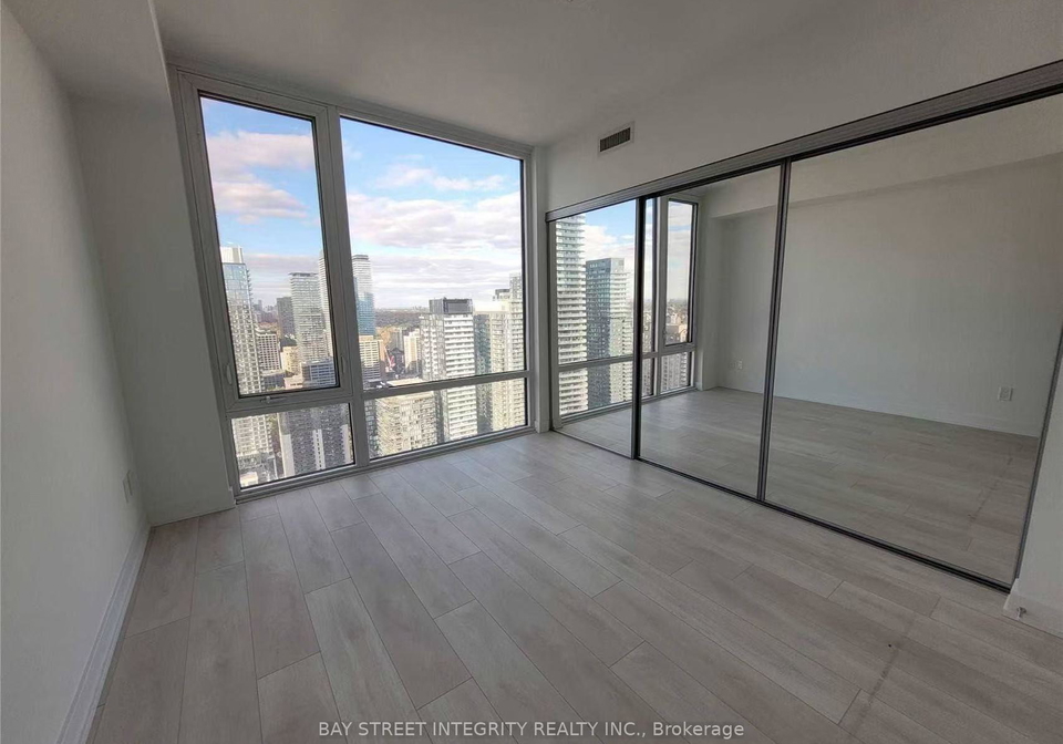 501-yonge-street-toronto-toronto-ontario-c13582258