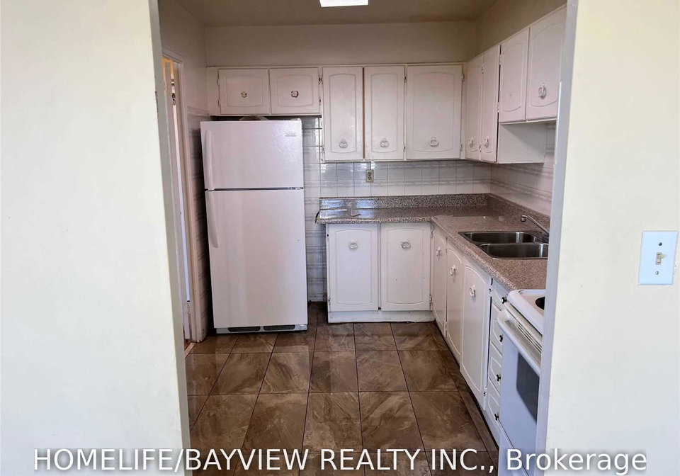 20-edgecliff-golfway-toronto-east-york-ontario-c13582712