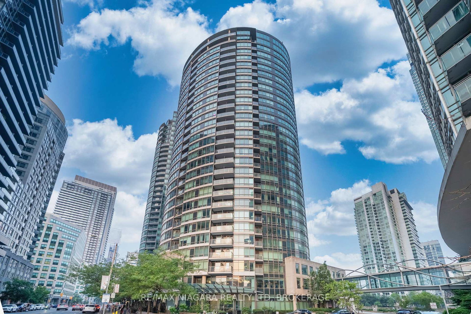 361-front-street-w-toronto-toronto-ontario-c13583300
