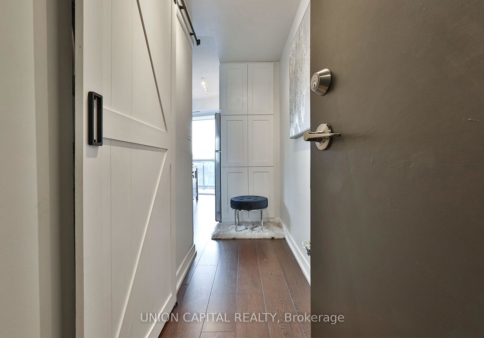 20-bruyeres-mews-toronto-toronto-ontario-c13583336