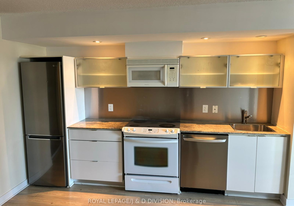 4k-spadina-avenue-toronto-toronto-ontario-c13583508