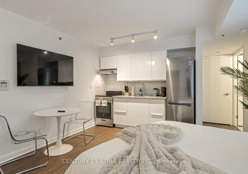 210-victoria-street-toronto-toronto-ontario-c13583680