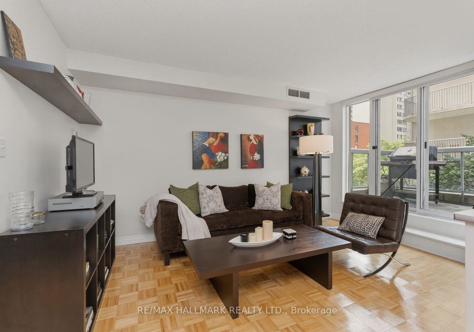 43-eglinton-avenue-e-toronto-toronto-ontario-c13585724