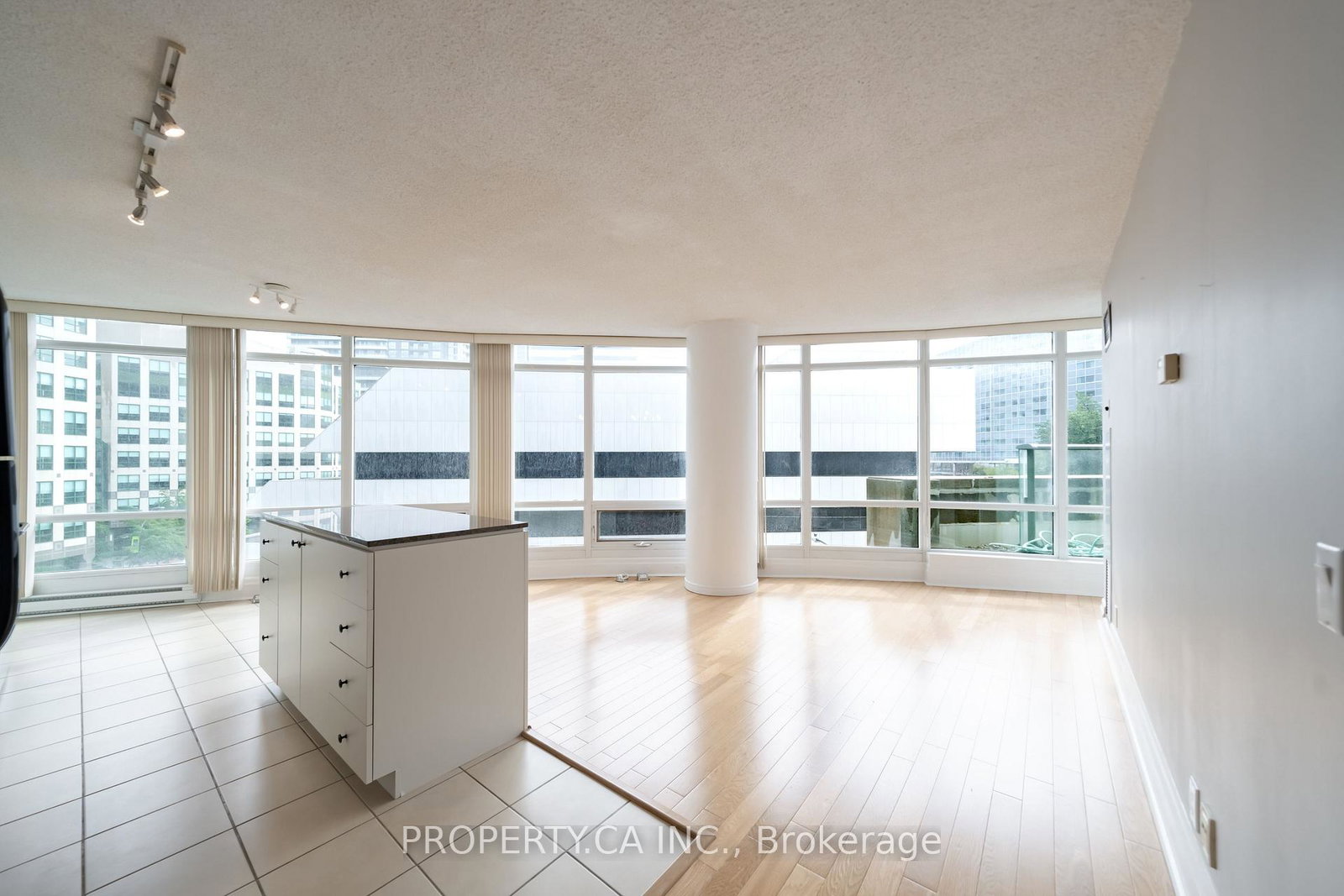 361-front-street-w-toronto-toronto-ontario-c13585956