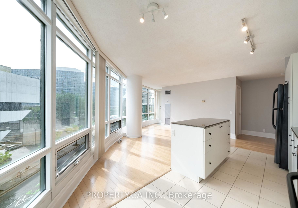 361-front-street-w-toronto-toronto-ontario-c13585956