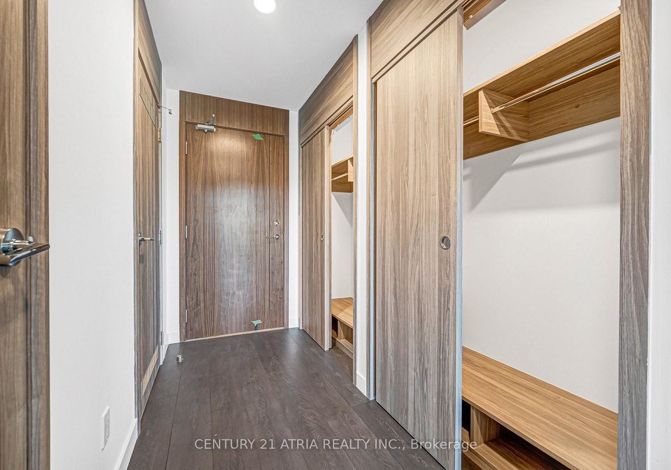 18-esther-shiner-boulevard-toronto-north-york-ontario-c13585982
