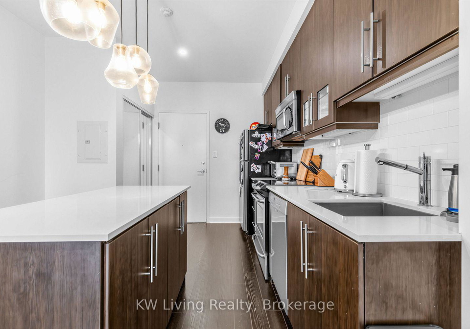 1171-queen-street-w-toronto-toronto-ontario-c13586112