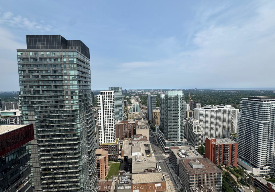 8-eglinton-avenue-e-toronto-toronto-ontario-c13586122
