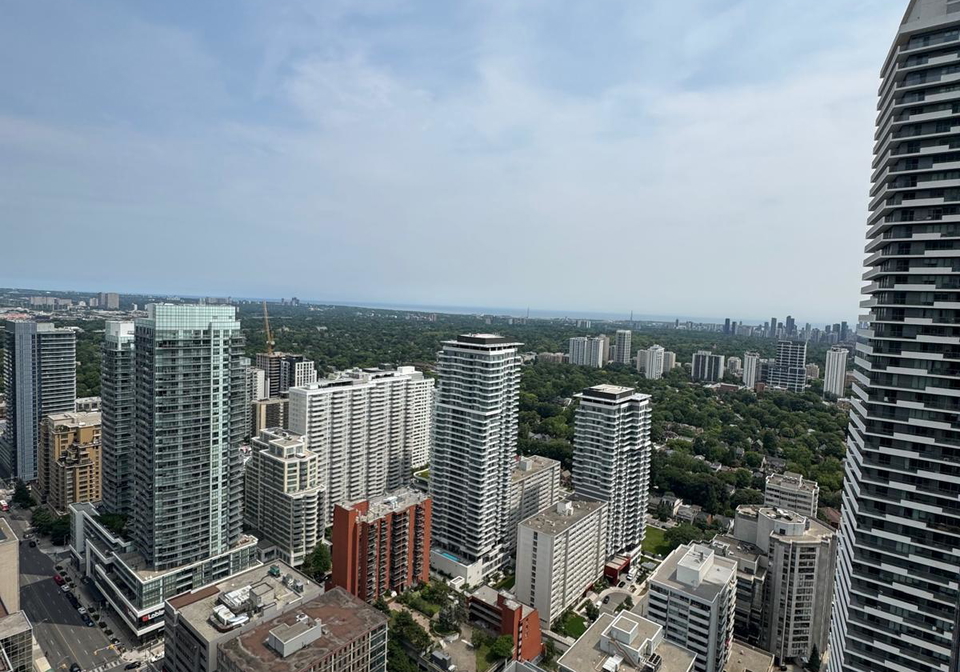 8-eglinton-avenue-e-toronto-toronto-ontario-c13586122