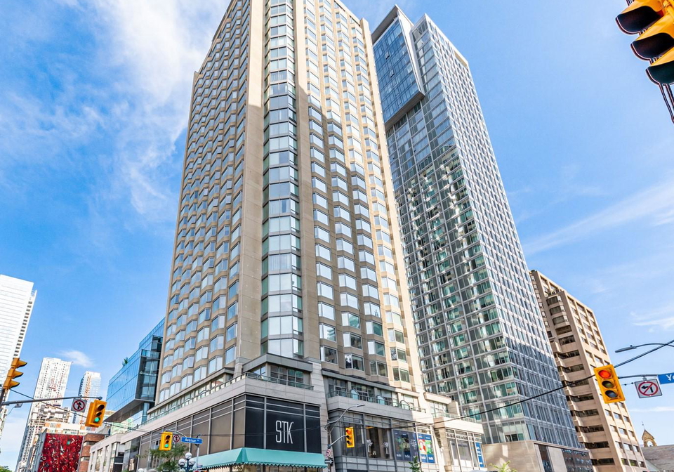 155-yorkville-avenue-toronto-toronto-ontario-c13586608