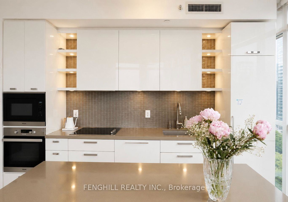 32-davenport-road-toronto-toronto-ontario-c13586666
