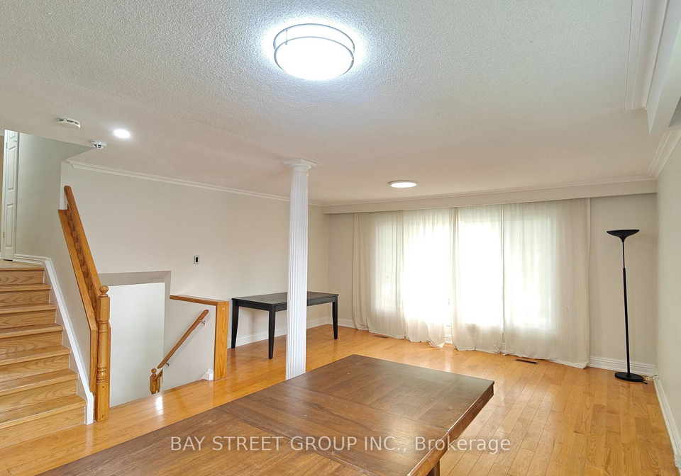 9-mosedale-crescent-toronto-north-york-ontario-c13586716