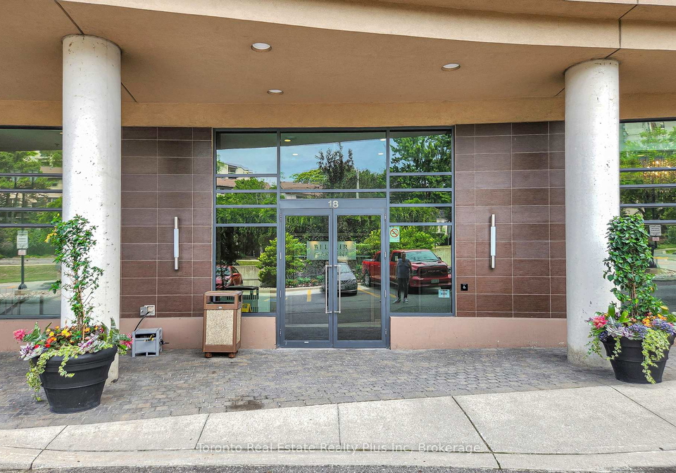 18-valley-woods-road-toronto-north-york-ontario-c13587154