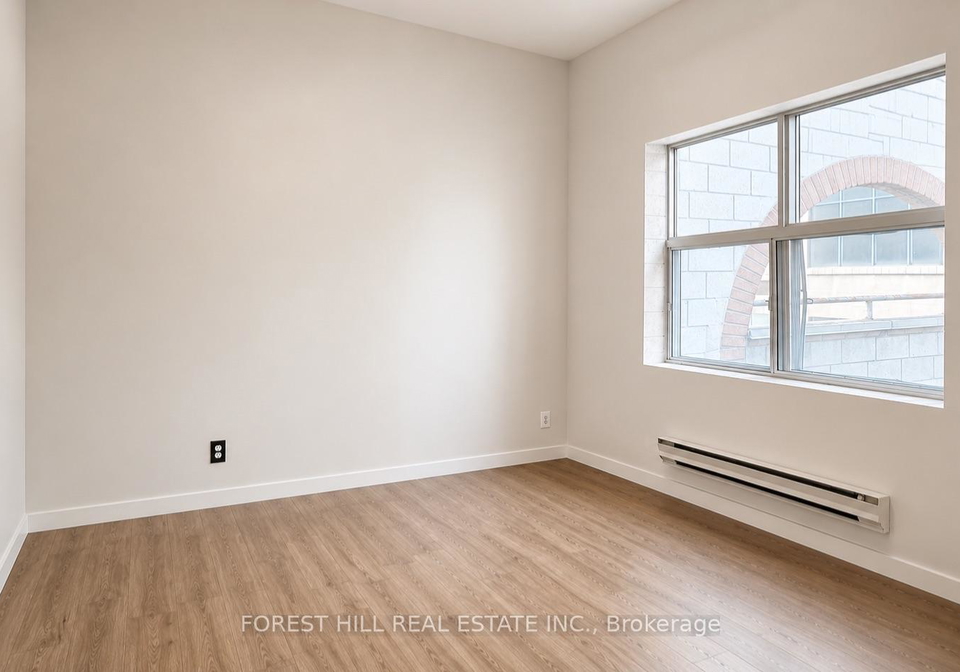 126-dundas-street-e-toronto-toronto-ontario-c13587974