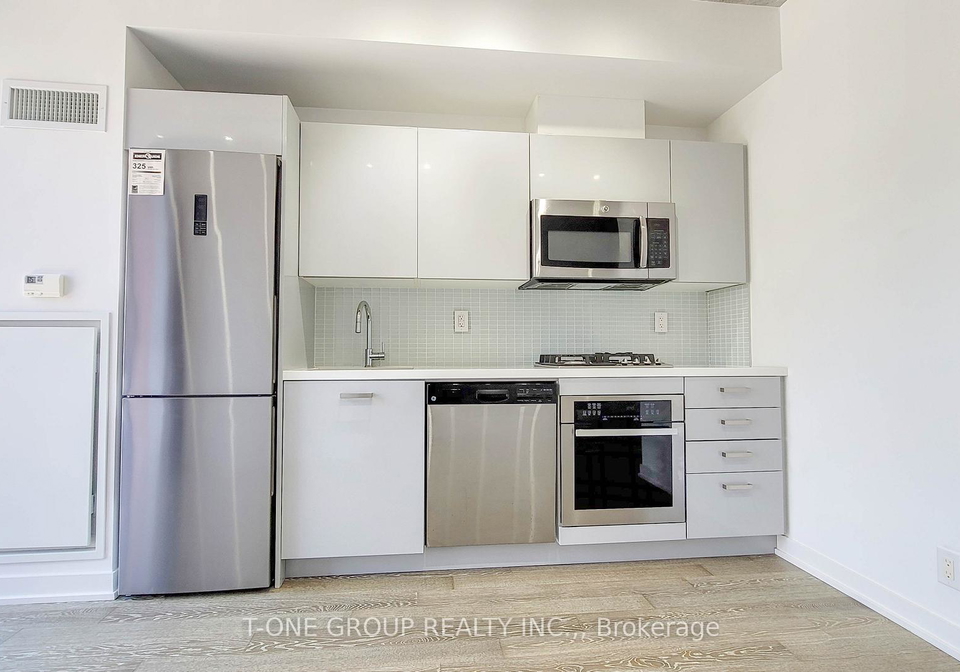 39-brant-street-toronto-toronto-ontario-c13588508