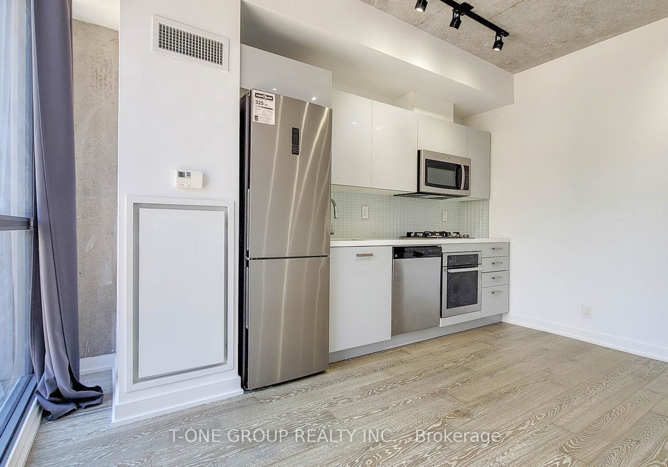 39-brant-street-toronto-toronto-ontario-c13588508