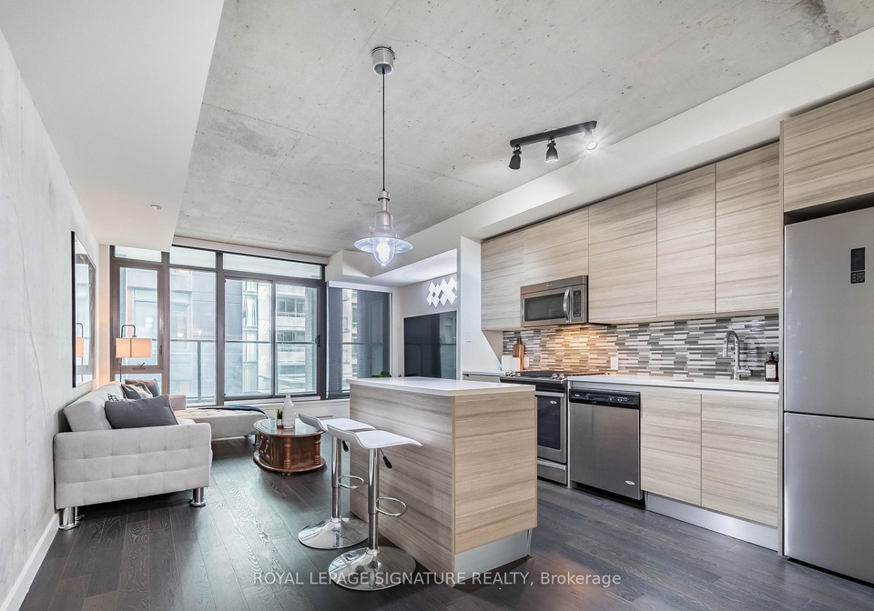 111-bathurst-street-toronto-toronto-ontario-c13588590
