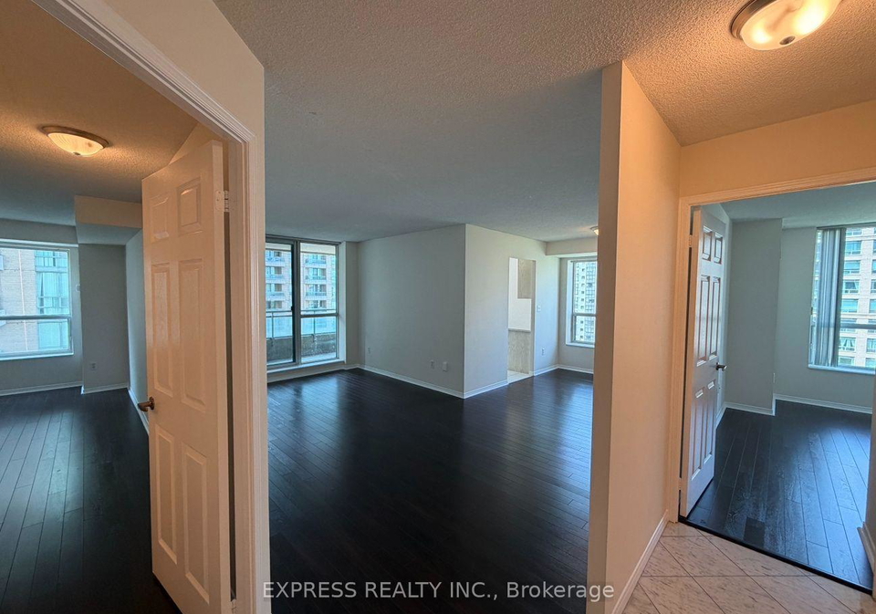 29-pemberton-avenue-toronto-north-york-ontario-c13588596