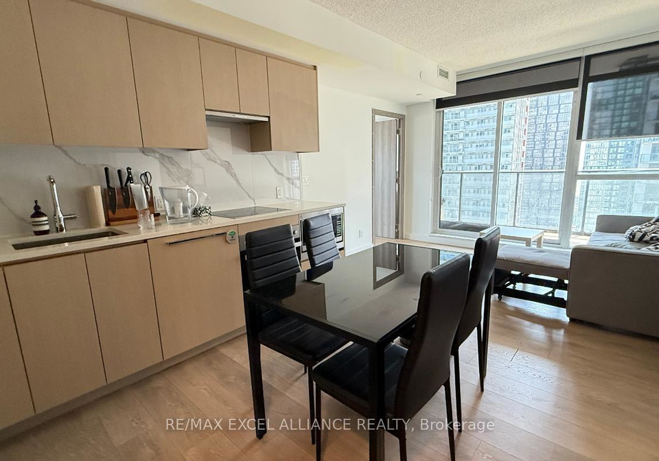 38-widmer-street-toronto-toronto-ontario-c13588970