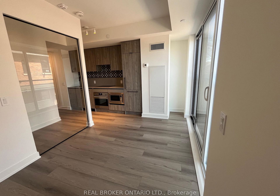 5-lakeview-avenue-toronto-toronto-ontario-c13589304