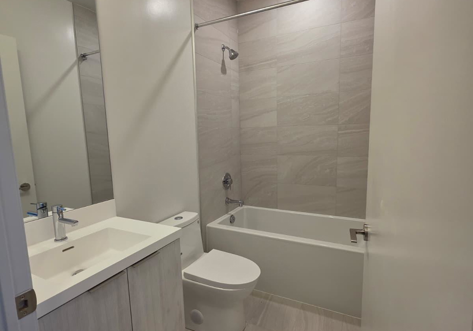 400-king-street-w-toronto-toronto-ontario-c13589426
