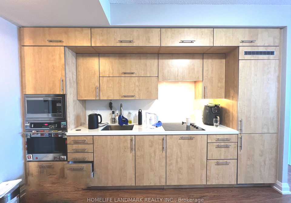 5-sheppard-avenue-e-toronto-north-york-ontario-c13589432