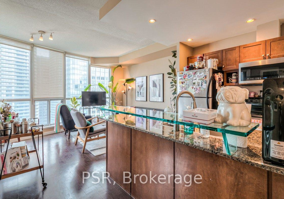 208-queens-quay-west-toronto-toronto-ontario-c13589452
