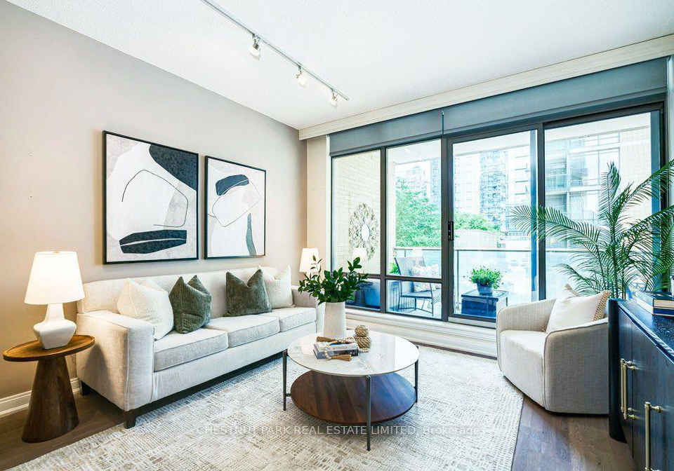 18-yorkville-avenue-toronto-toronto-ontario-c13589562