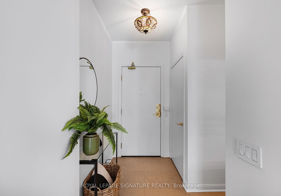 650-lawrence-avenue-w-toronto-toronto-ontario-c13589620