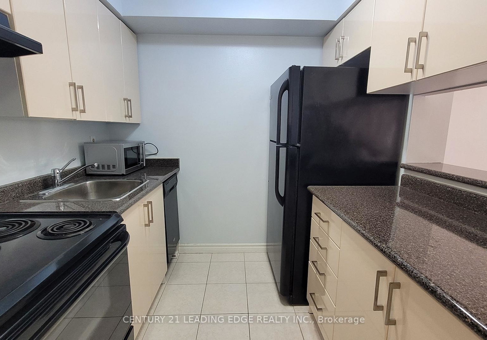 633-bay-street-toronto-toronto-ontario-c13590138