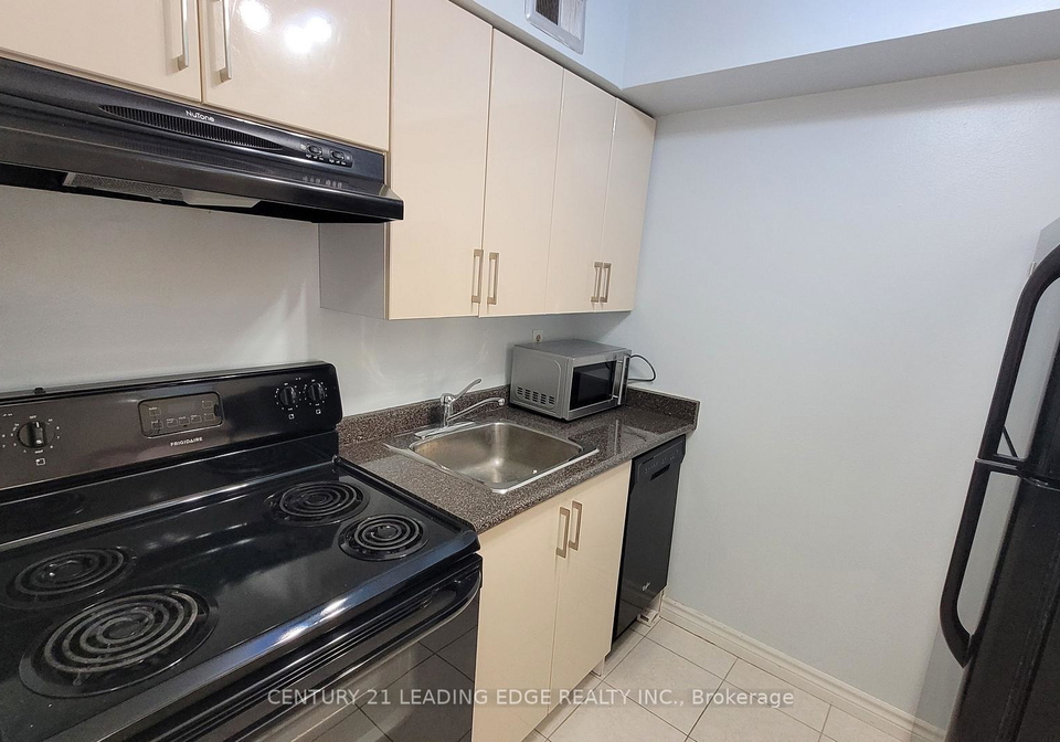 633-bay-street-toronto-toronto-ontario-c13590138