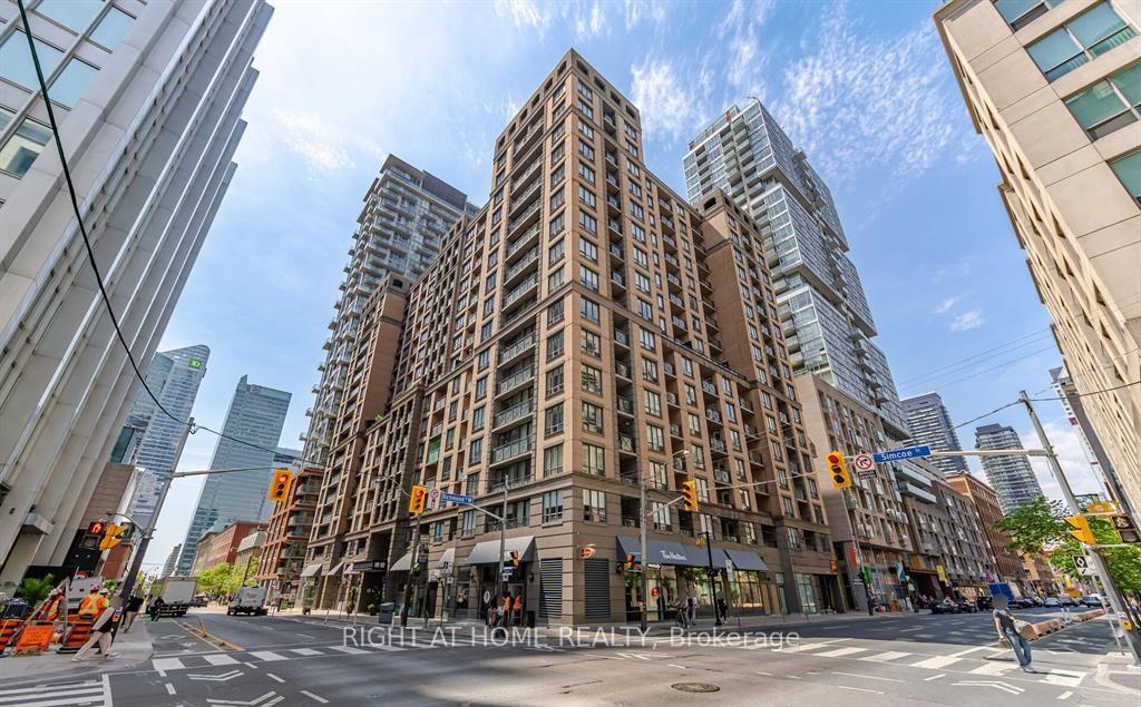 140-simcoe-street-toronto-toronto-ontario-c13590316