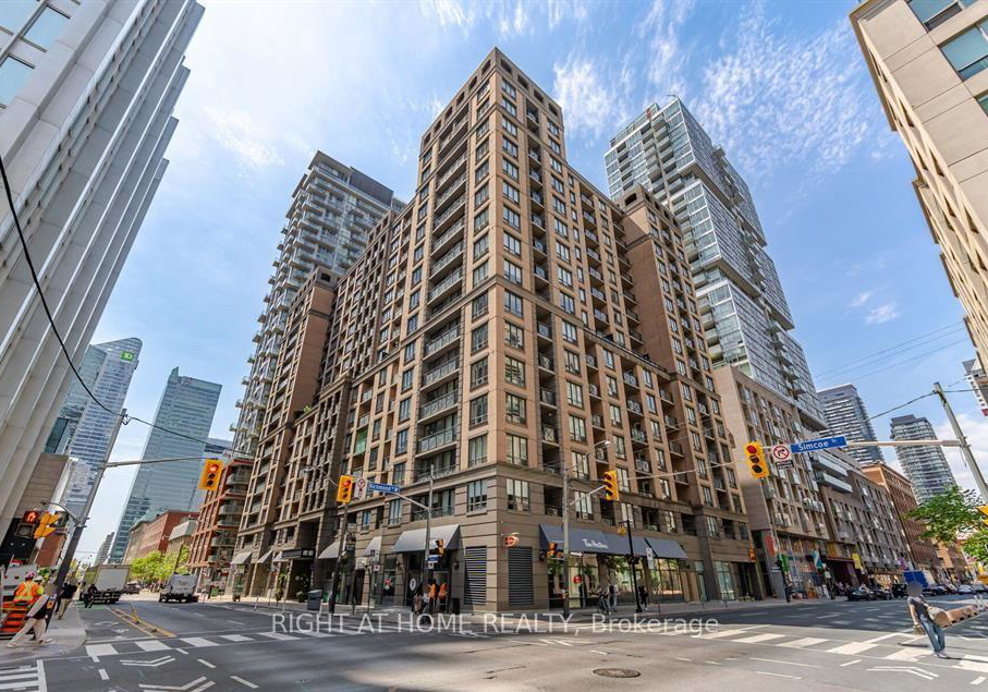 140-simcoe-street-toronto-toronto-ontario-c13590316