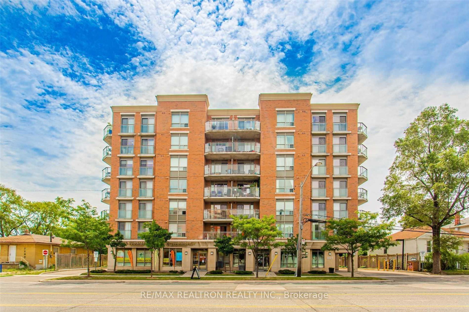 801-sheppard-avenue-w-toronto-toronto-ontario-c13590348