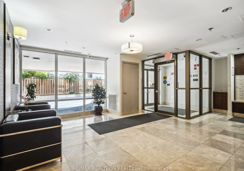 801-sheppard-avenue-w-toronto-toronto-ontario-c13590348