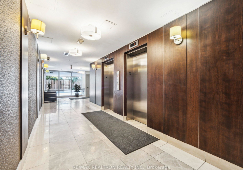 801-sheppard-avenue-w-toronto-toronto-ontario-c13590348