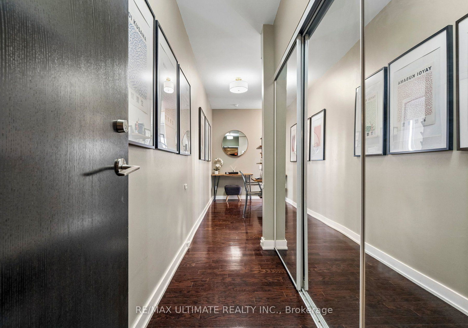 33-charles-street-e-toronto-toronto-ontario-c13590476