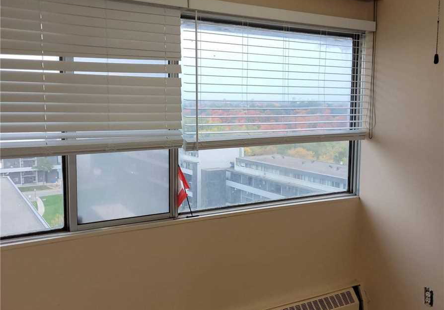 10-sunny-glenway-toronto-east-york-ontario-c13590810