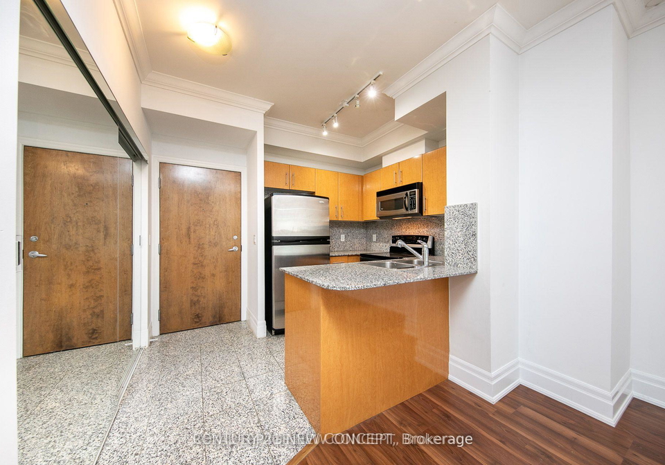16-yonge-street-w-toronto-toronto-ontario-c13590818