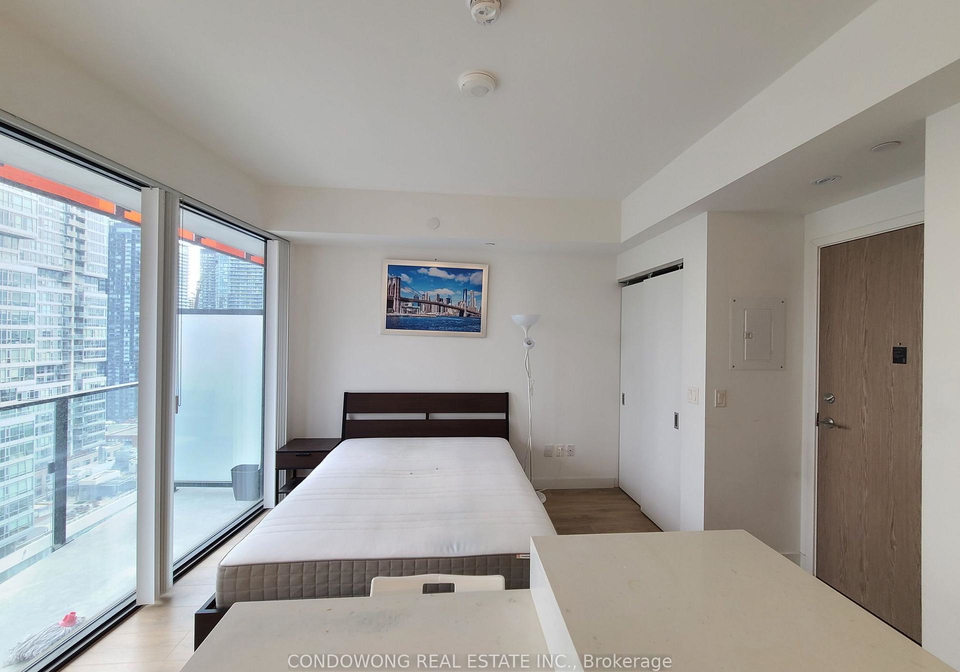 215-queen-street-w-toronto-toronto-ontario-c13590868