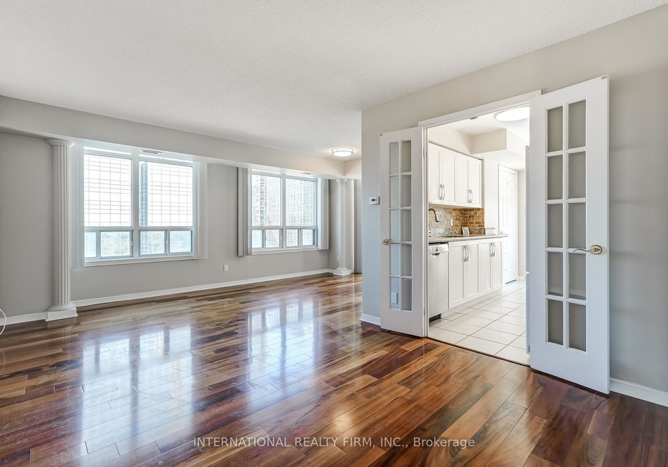8-hillcrest-avenue-toronto-north-york-ontario-c13591280