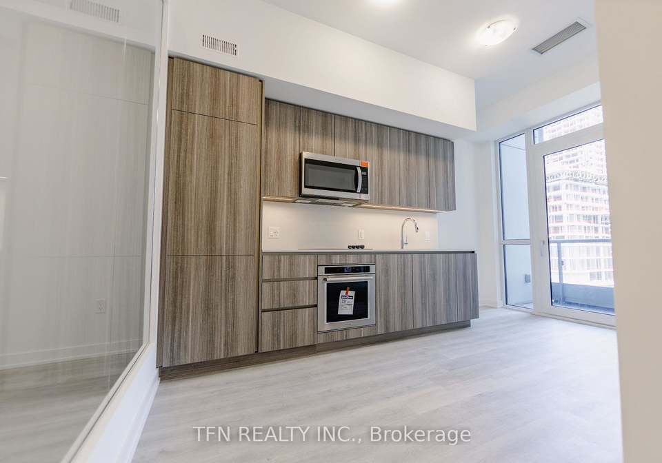15-richardson-street-toronto-toronto-ontario-c13591296