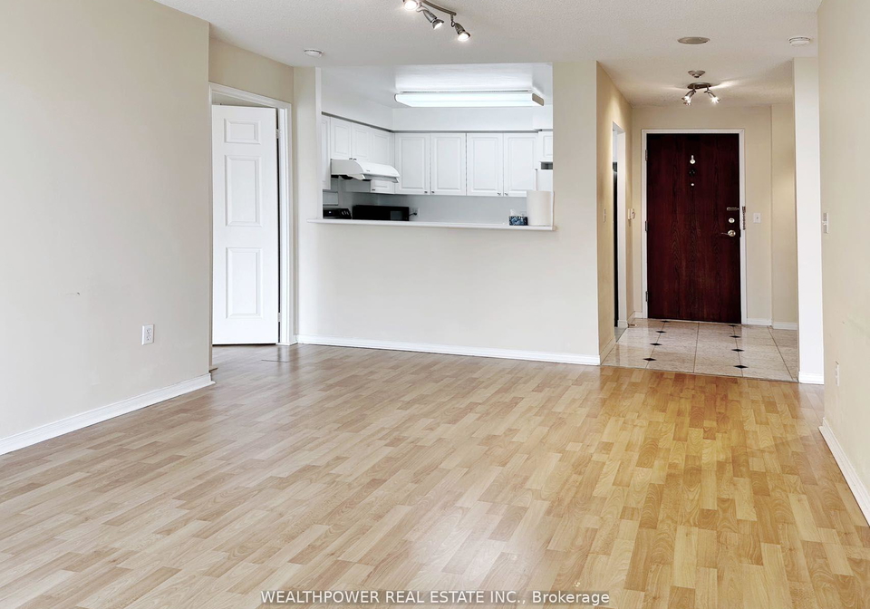 8-pemberton-avenue-toronto-north-york-ontario-c13591424