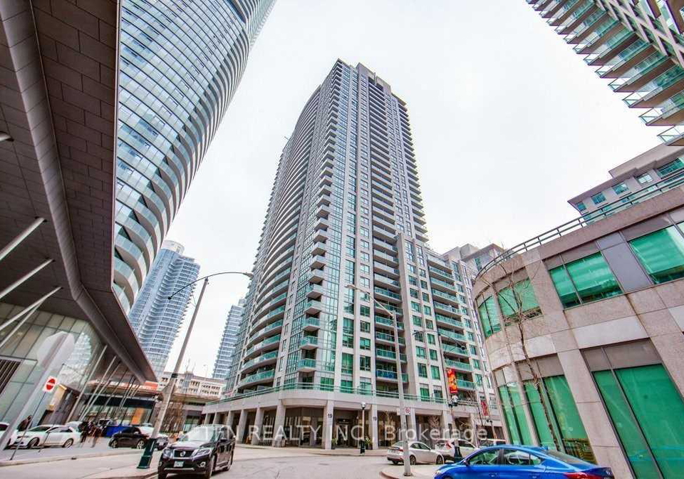 19-grand-trunk-crescent-toronto-toronto-ontario-c13591448