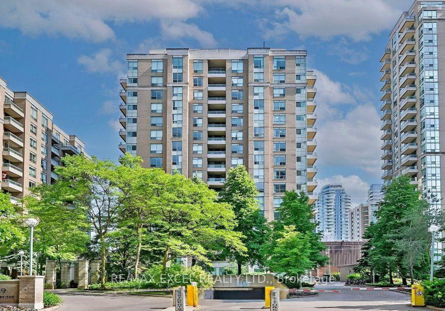 39-pemberton-avenue-toronto-north-york-ontario-c13591486