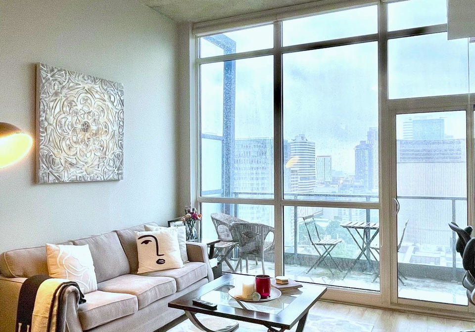 210-simcoe-street-toronto-toronto-ontario-c13591650
