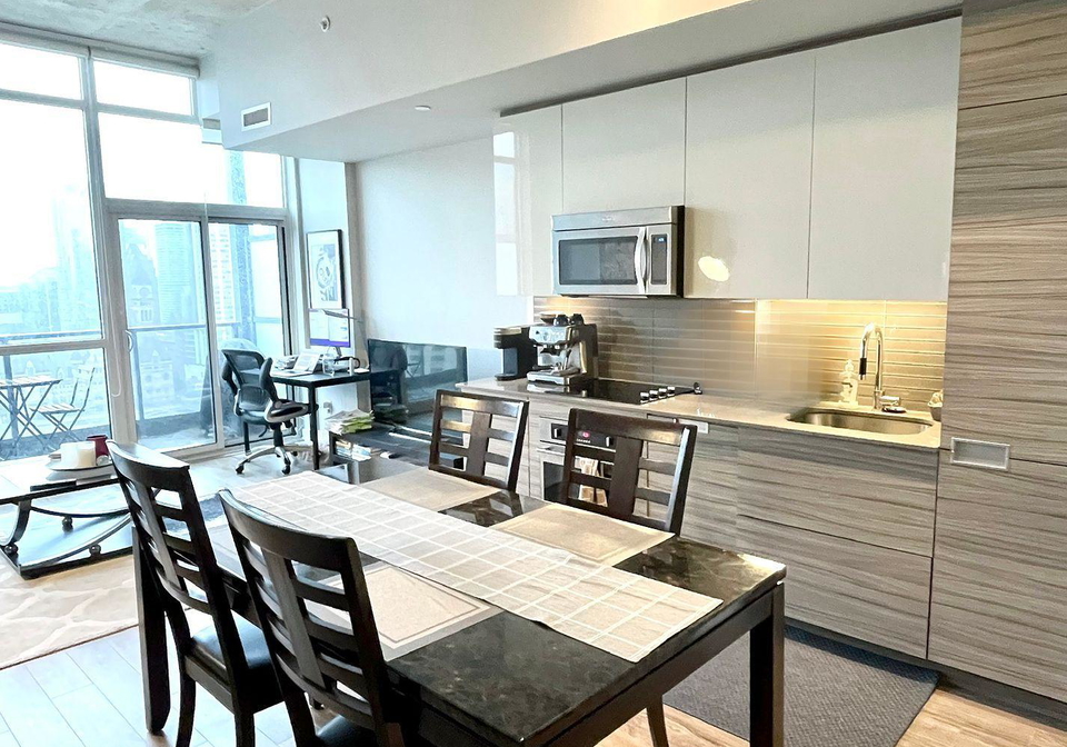 210-simcoe-street-toronto-toronto-ontario-c13591650