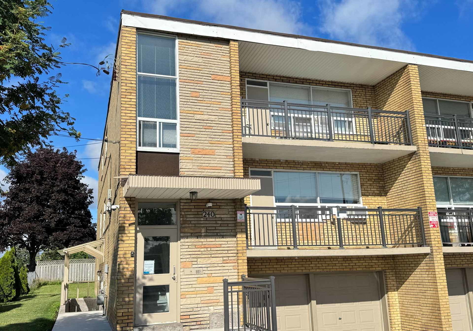 240-wilmington-avenue-toronto-toronto-ontario-c13591670