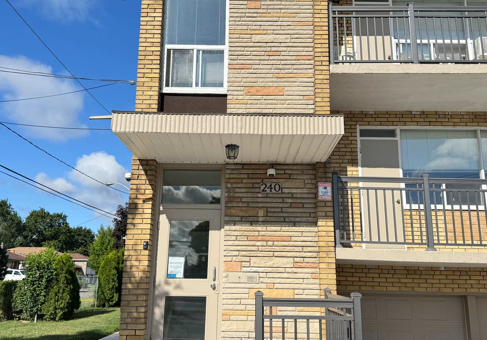 240-wilmington-avenue-toronto-toronto-ontario-c13591670