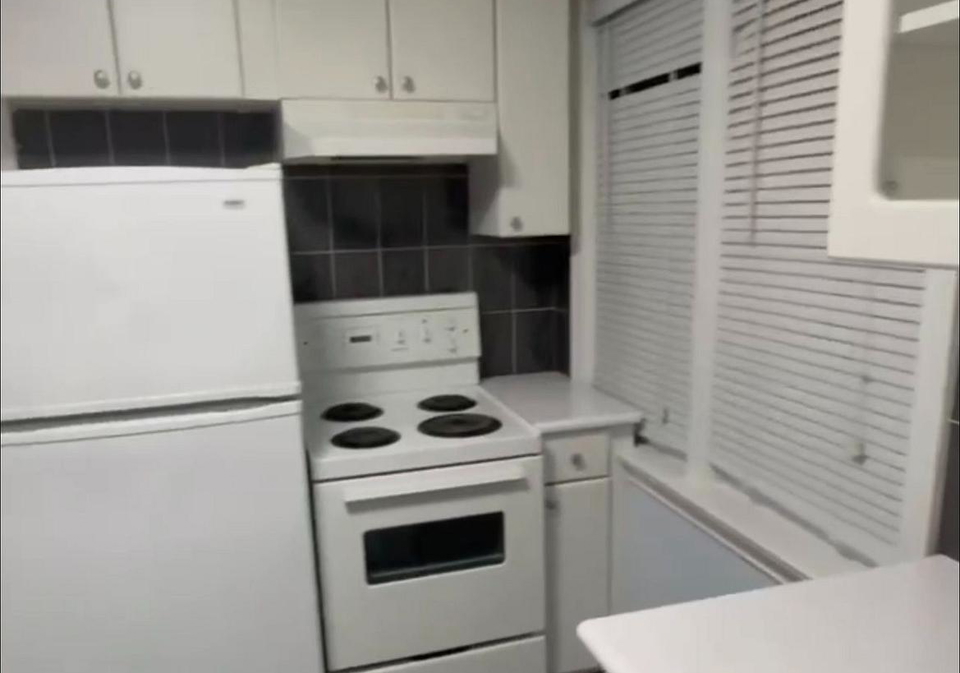 10-apache-trail-toronto-north-york-ontario-c13591746